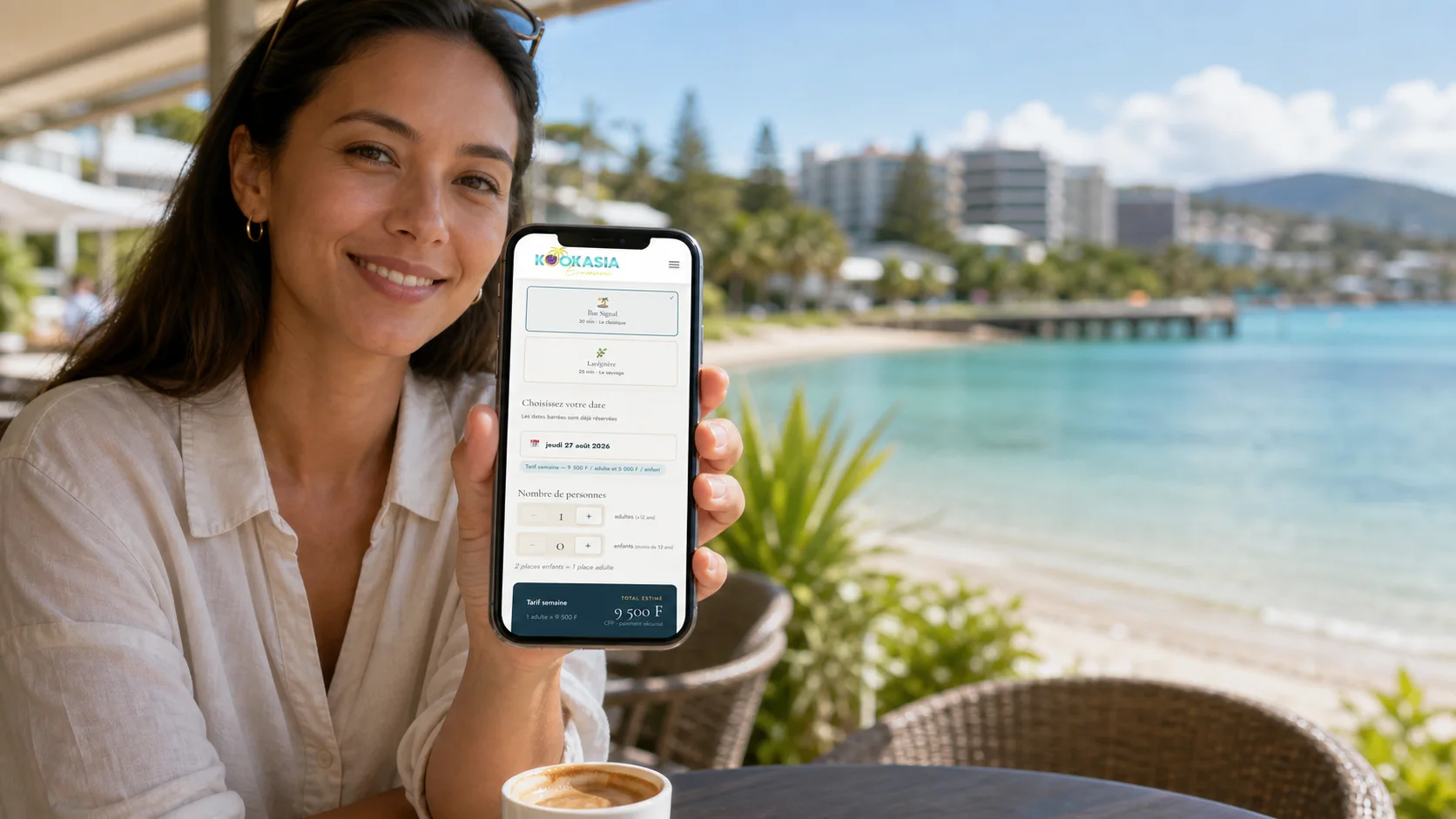 Une cliente réserve son excursion Kookasia depuis son téléphone