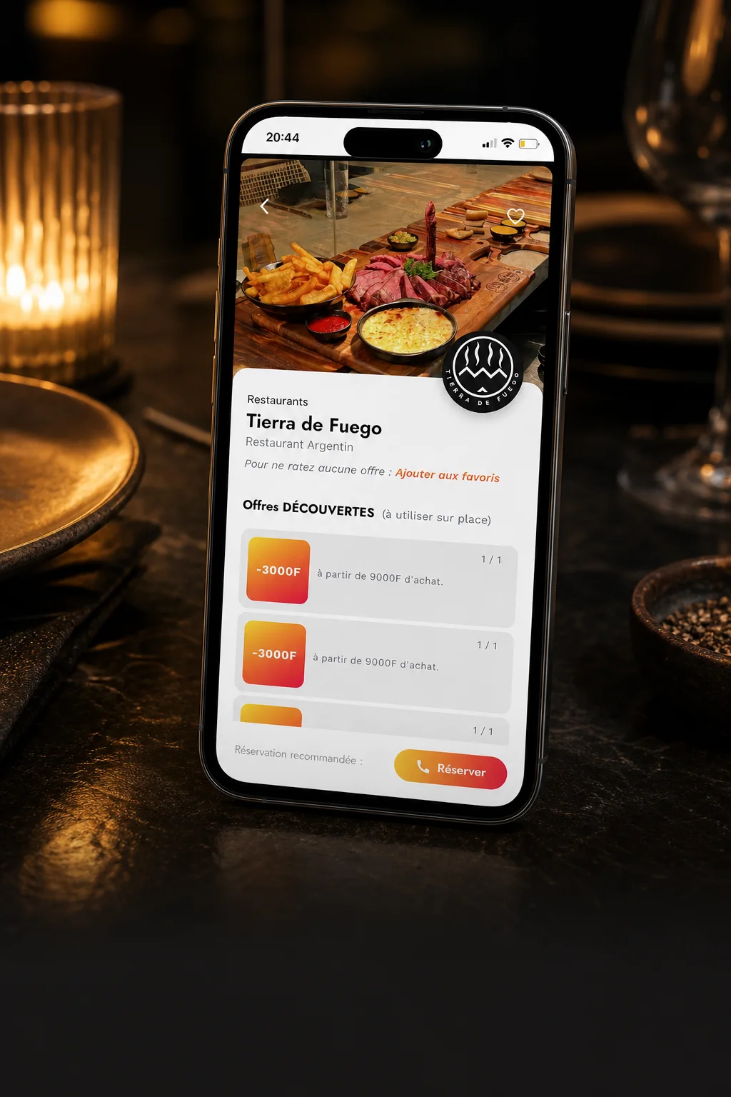 Application mobile Digital Cash présentée dans un restaurant